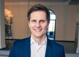 Dr.BenjaminGrimm_Foto_Karoline_Wolf_B0078424_web_2